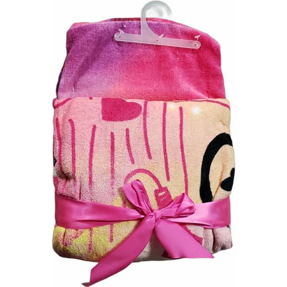 Trolls World Tour Bath & Pool Towel Sets | Hooded Towel - Picture 3 of 9